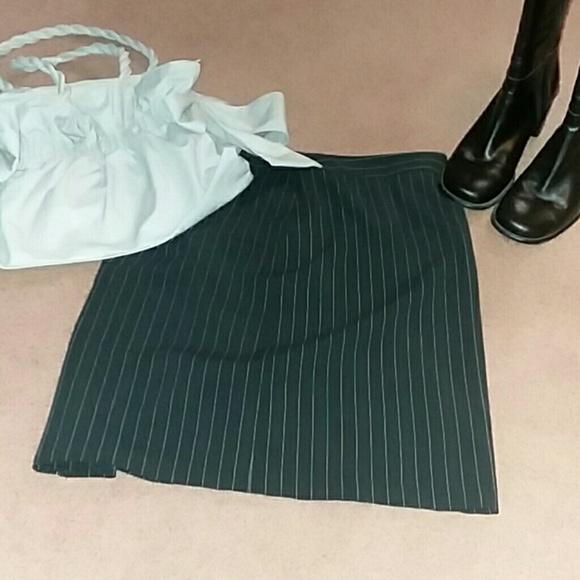 Nwt pinstripe skirt - Picture 2 of 5