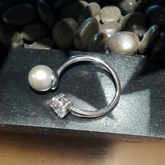 Sterling Pearl Ring - Picture 3 of 7