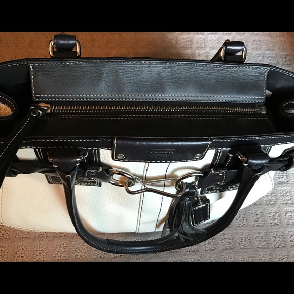 Authentic COACH PURSE‼️ - Picture 2 of 8