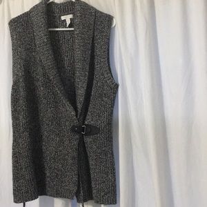 Cute warm vest sweater for ❄️ days!!