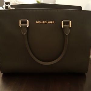 Michael Kors Selma Satchel Handbag (Olive green)