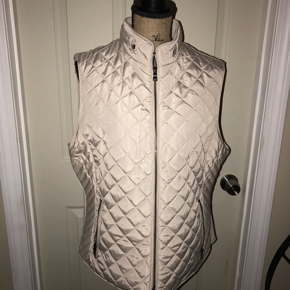 Beautiful light weight vest!