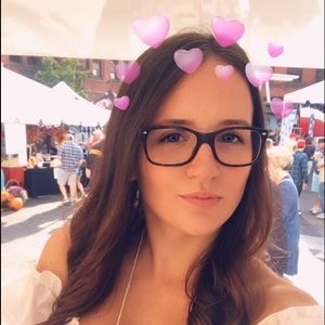 Meet your Posher, Eva