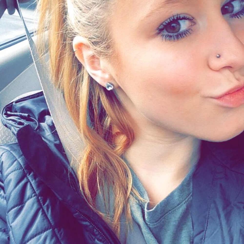 Meet your Posher, Kaylie