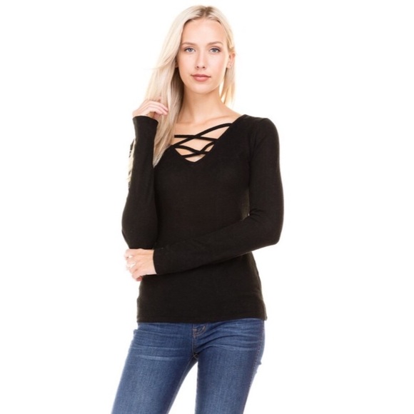 Tops - Sexy criss cross basic top