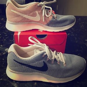 NEW Women’s Nike