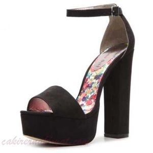 Madden Girl Wallflower Platforms!