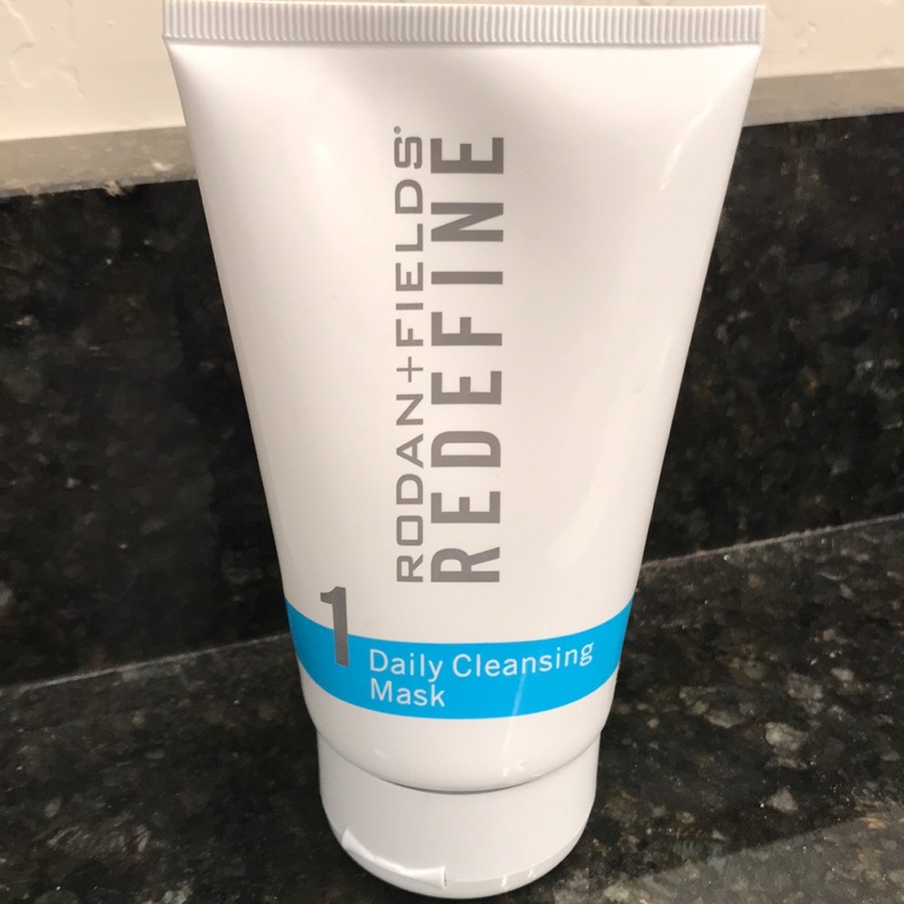Redefine daily cleansing mask