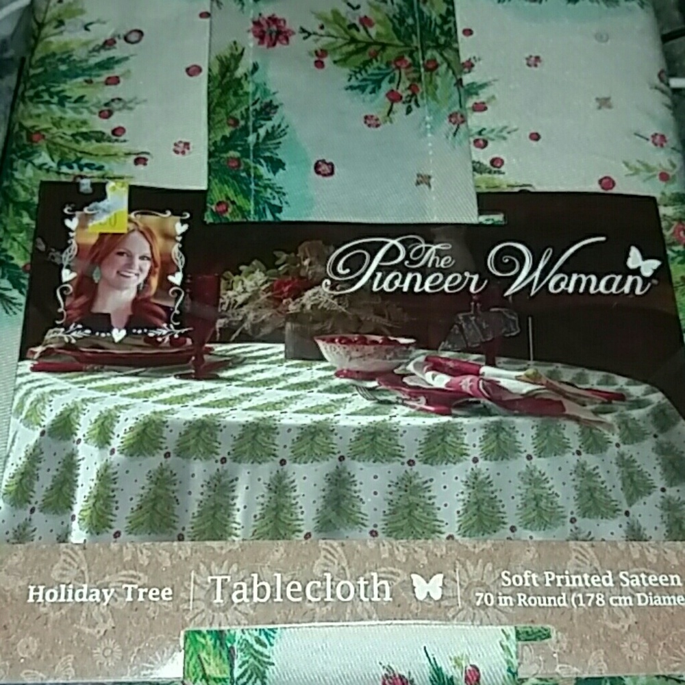 New in package Christmas Tablecloth
