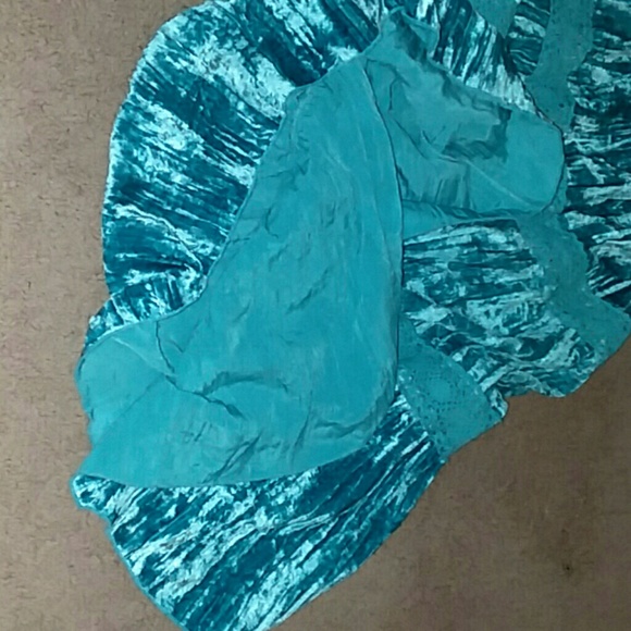 Middle length skirt - Picture 3 of 4