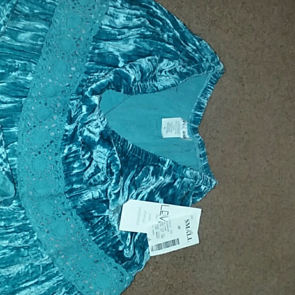 Middle length skirt - Picture 4 of 4