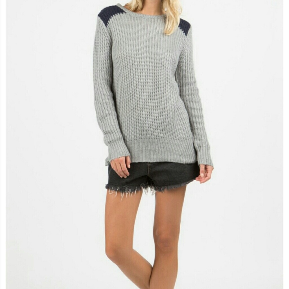 LAST one New boutique the perfect pullover sweater
