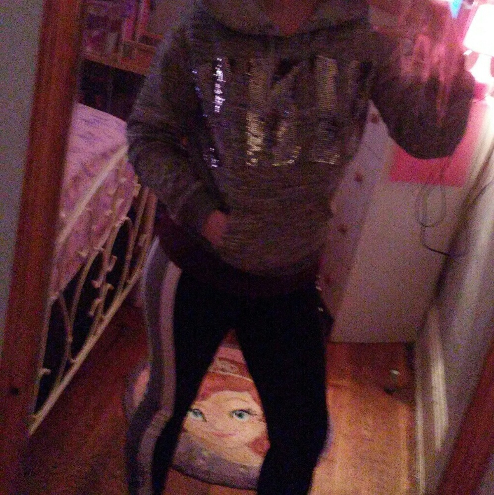 I got my 29$$ hoodie n ohhh myy