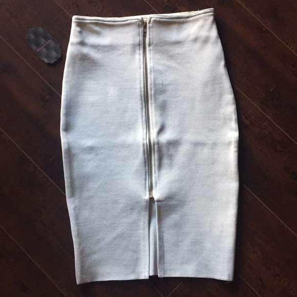 ❌SOLD❌NWT Wow Couture White Front Zipper Skirt - Picture 3 of 6