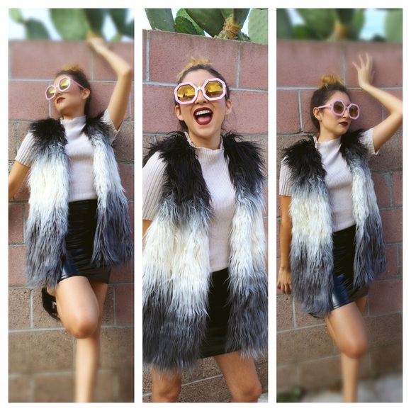πFoxxy Faux Fur Vest - Picture 3 of 3