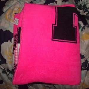 PINK throw blanket 💖