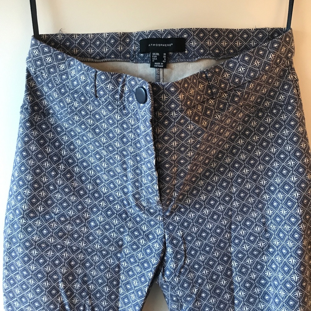 Patterned crop pants