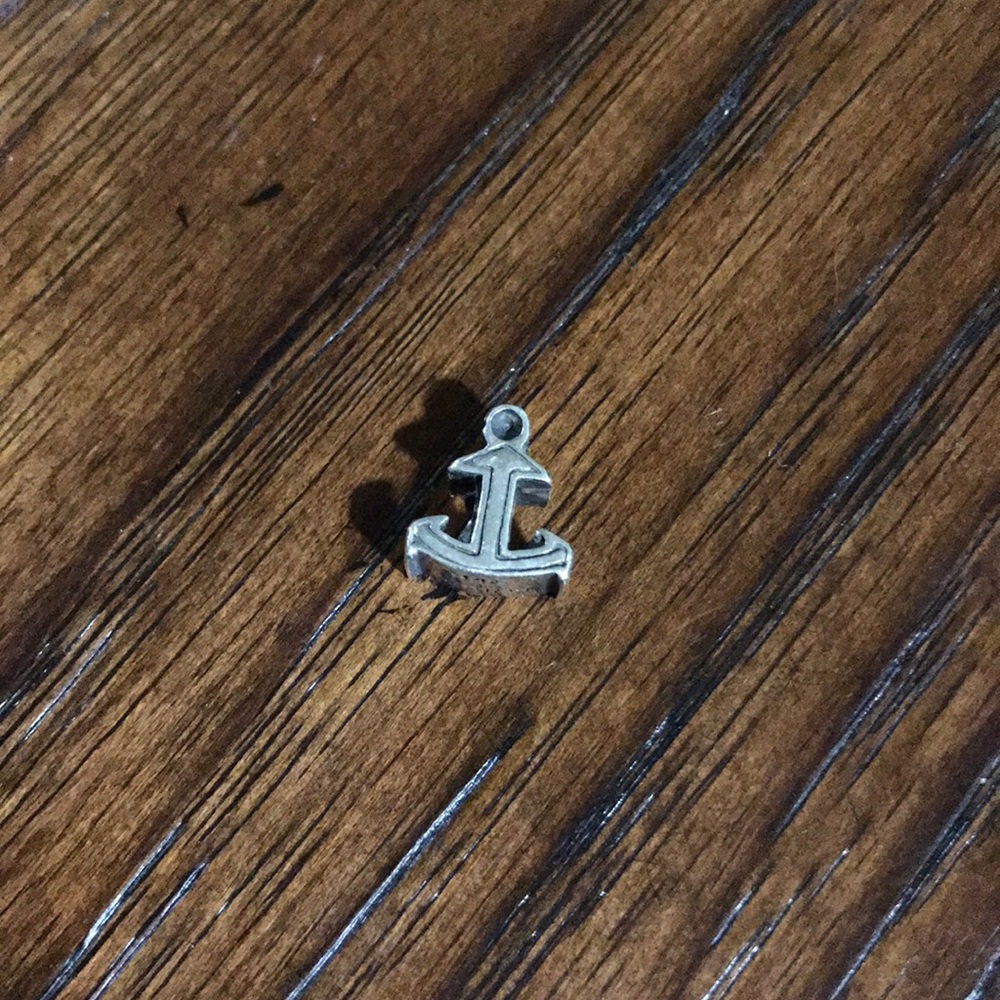 Anchor charm