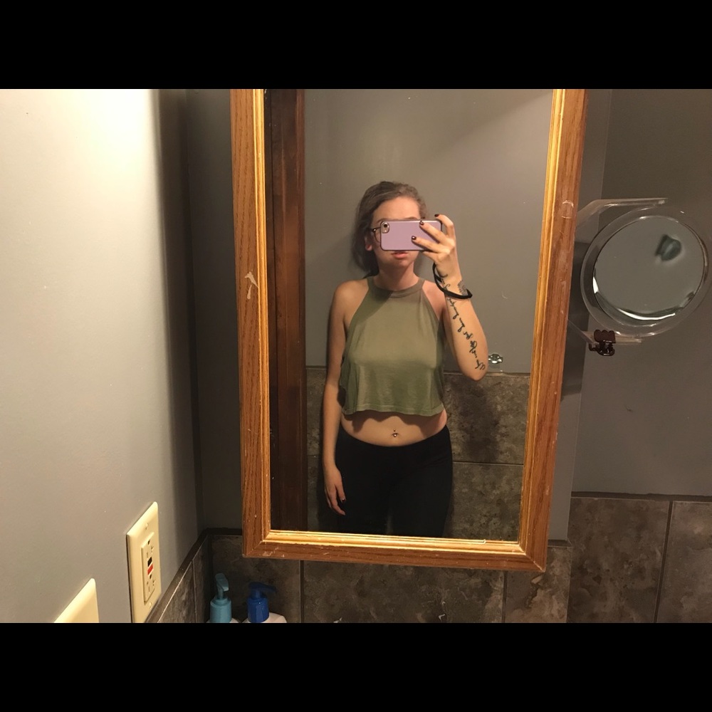 Olive green flowy crop top sz s