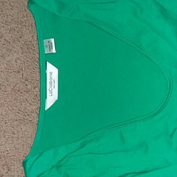 Two womens quarter length sleeved shirts - Picture 4 of 5