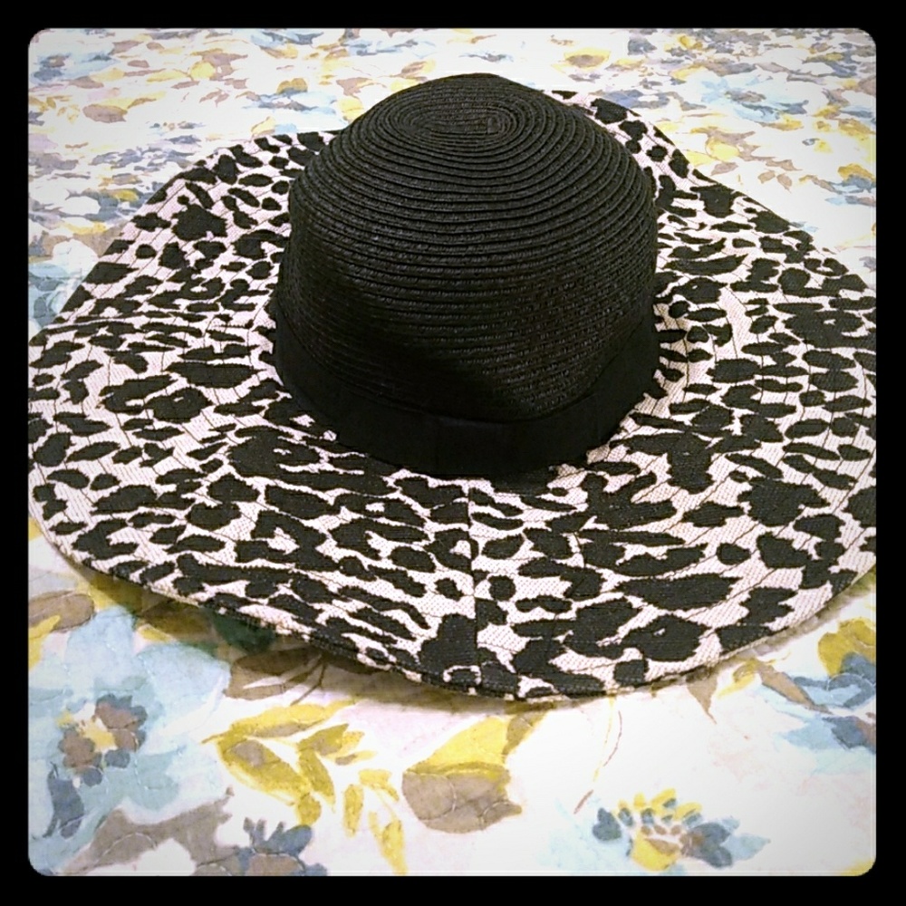 Floppy hat