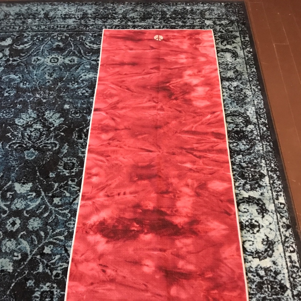 Yogi toes yoga towel