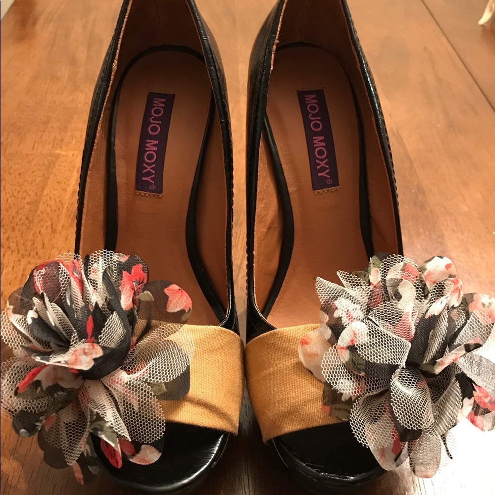 Mojo Moxy heels