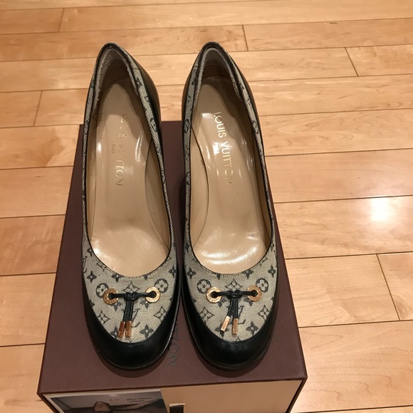 Louis Vuitton monogram heels - Picture 2 of 8