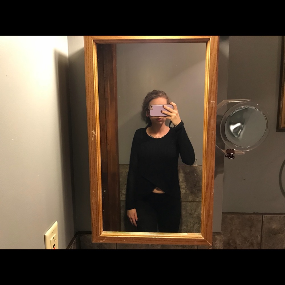 Black cropped long sleeve sz s