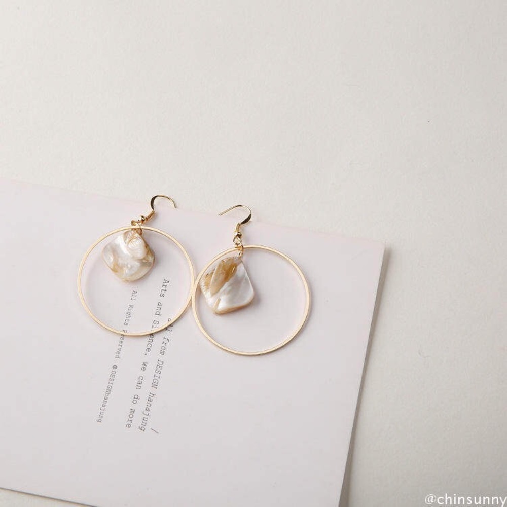 Gold plated stone earring