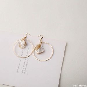 Gold plated stone earring