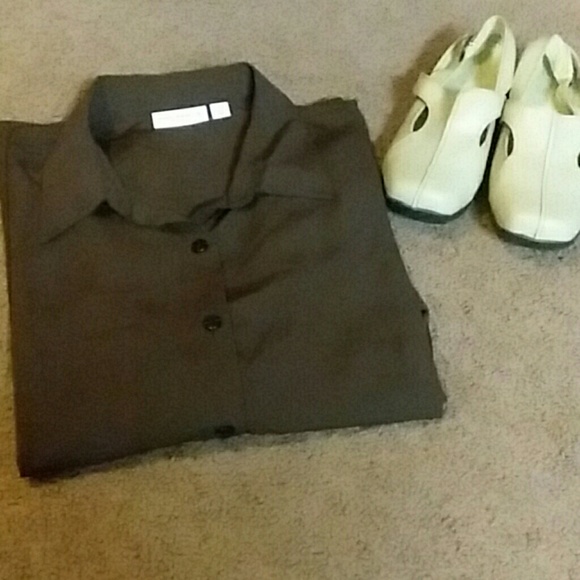 Nwot Susan Graver blouse - Picture 6 of 7