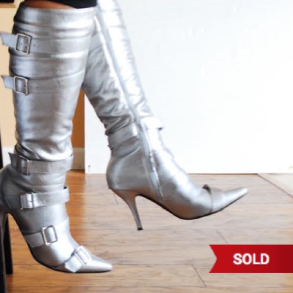 🚫SOLD🚫Breckelle’s Miley21 Silver Knee High Boots