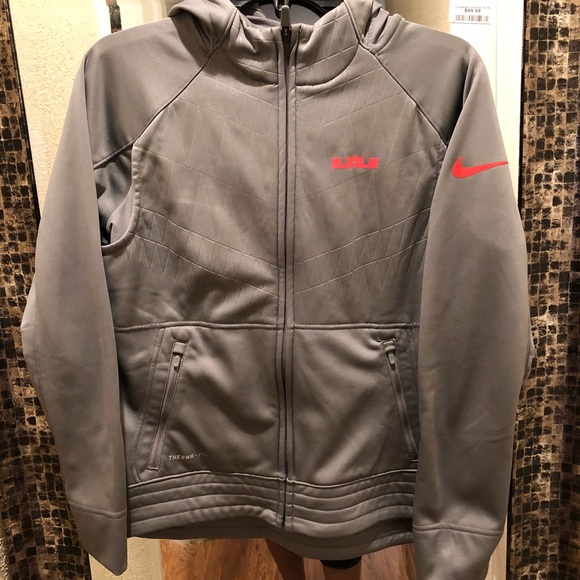 Nike Tops - Nike zip up hoodie