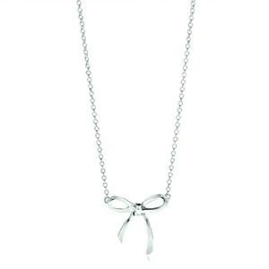 Tiffany&co mini bow necklace