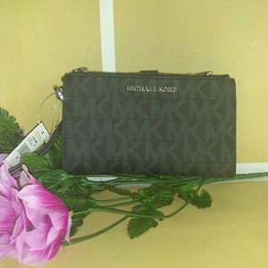 NWT Michael kors wallet  wristlet clutch