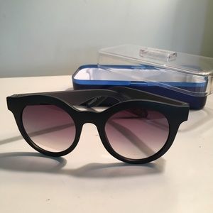 NWT swatch Jackie sunglasses black