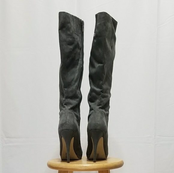 Beautiful grey boots💟 - Picture 3 of 3