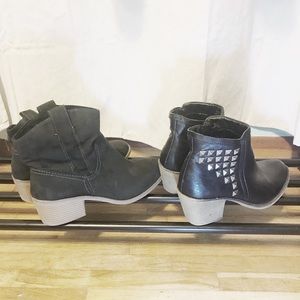 2 pairs of ankle boots in great condition!