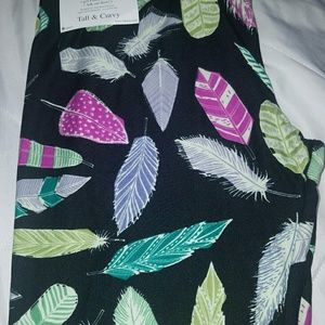 New TC Lularoe Feathers leggings. 🦄🦄