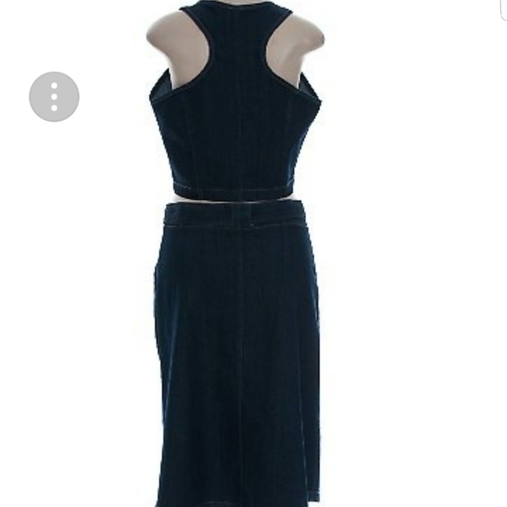 Clothing - Picture 3 of 4