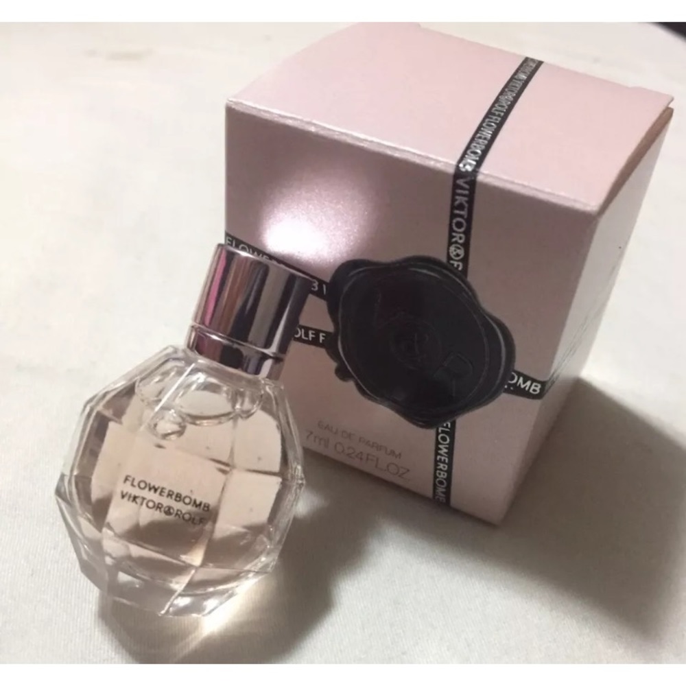Flowerbomb .24 oz splash