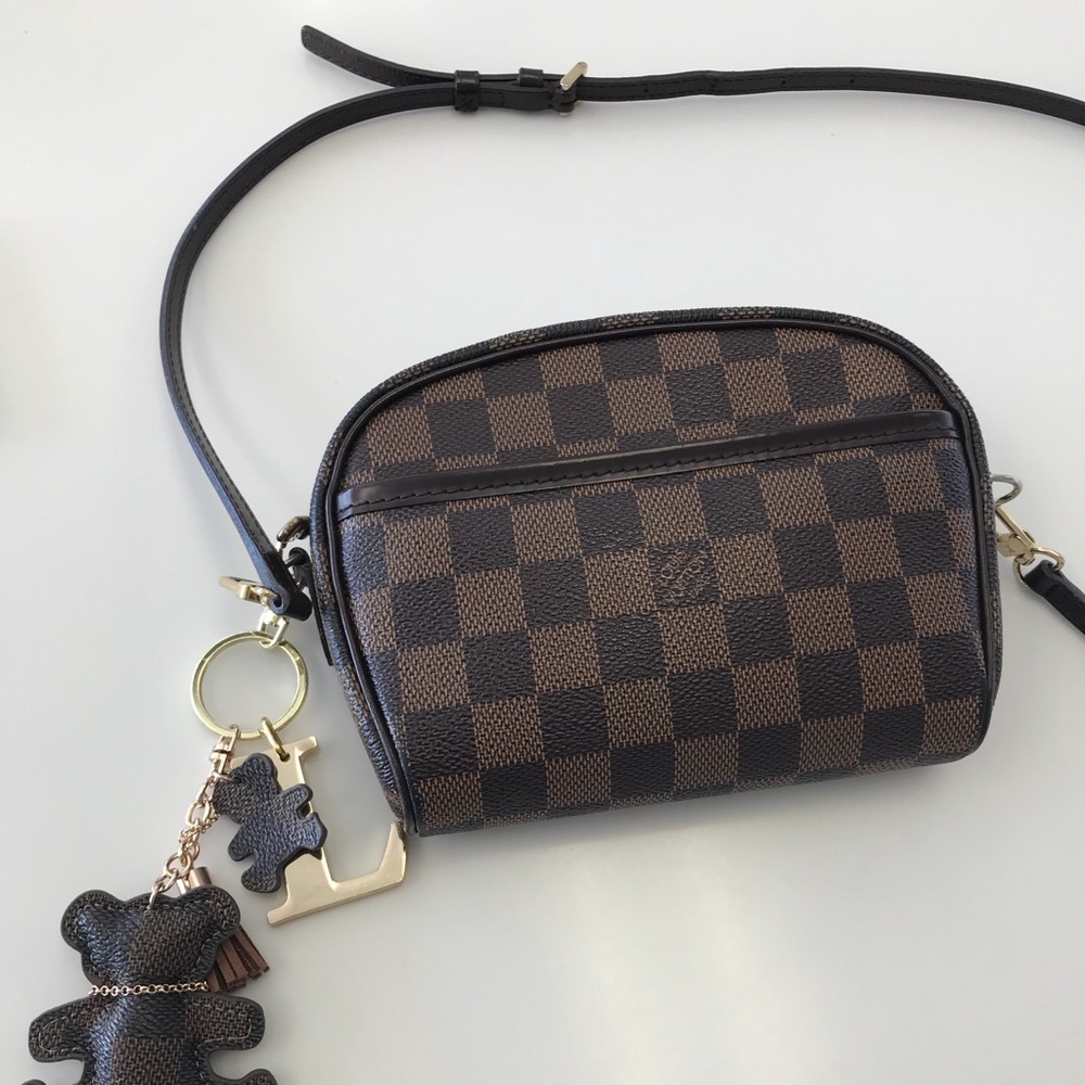 Authentic Louis Vuitton Ipanema Pochette Crossbody