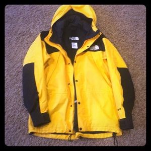 Men's North Face jacket, size medium.