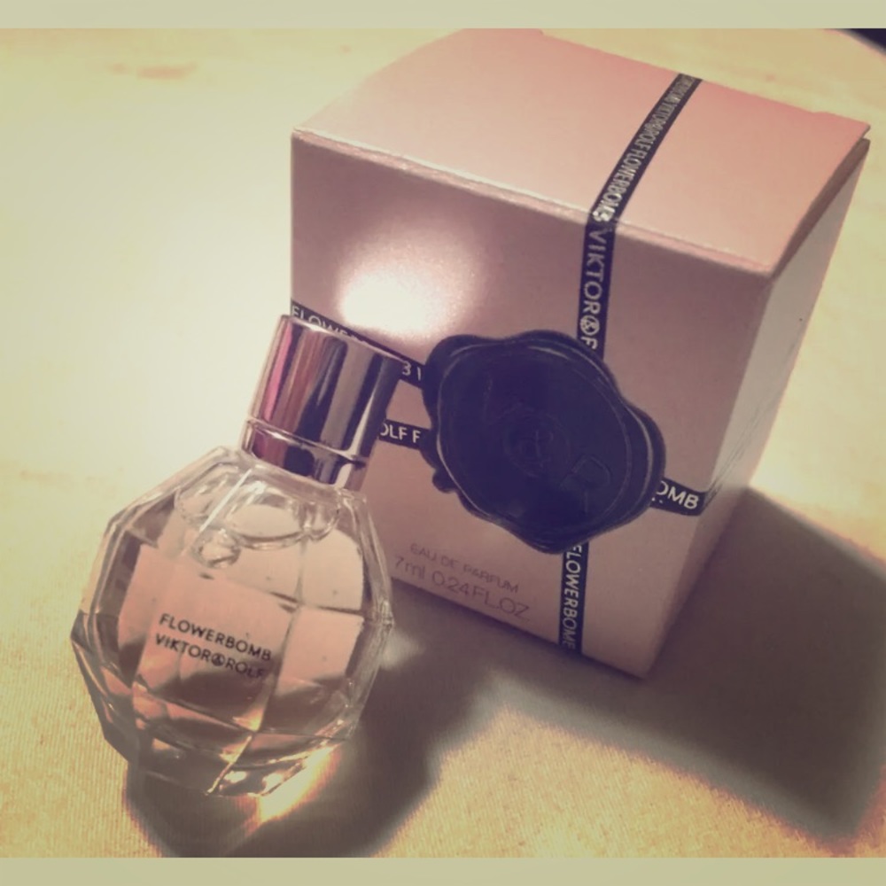 Flowerbomb .24oz splash