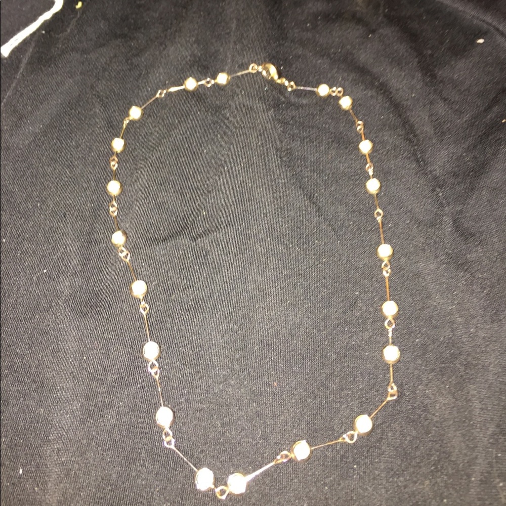 Simple strand faux pearl necklace 16"