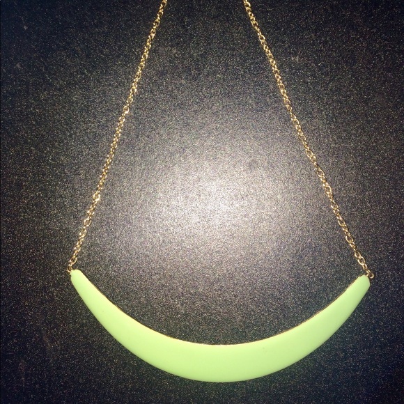 Forever 21 Jewelry - 🎄Unique aqua-marine colored necklace🎄