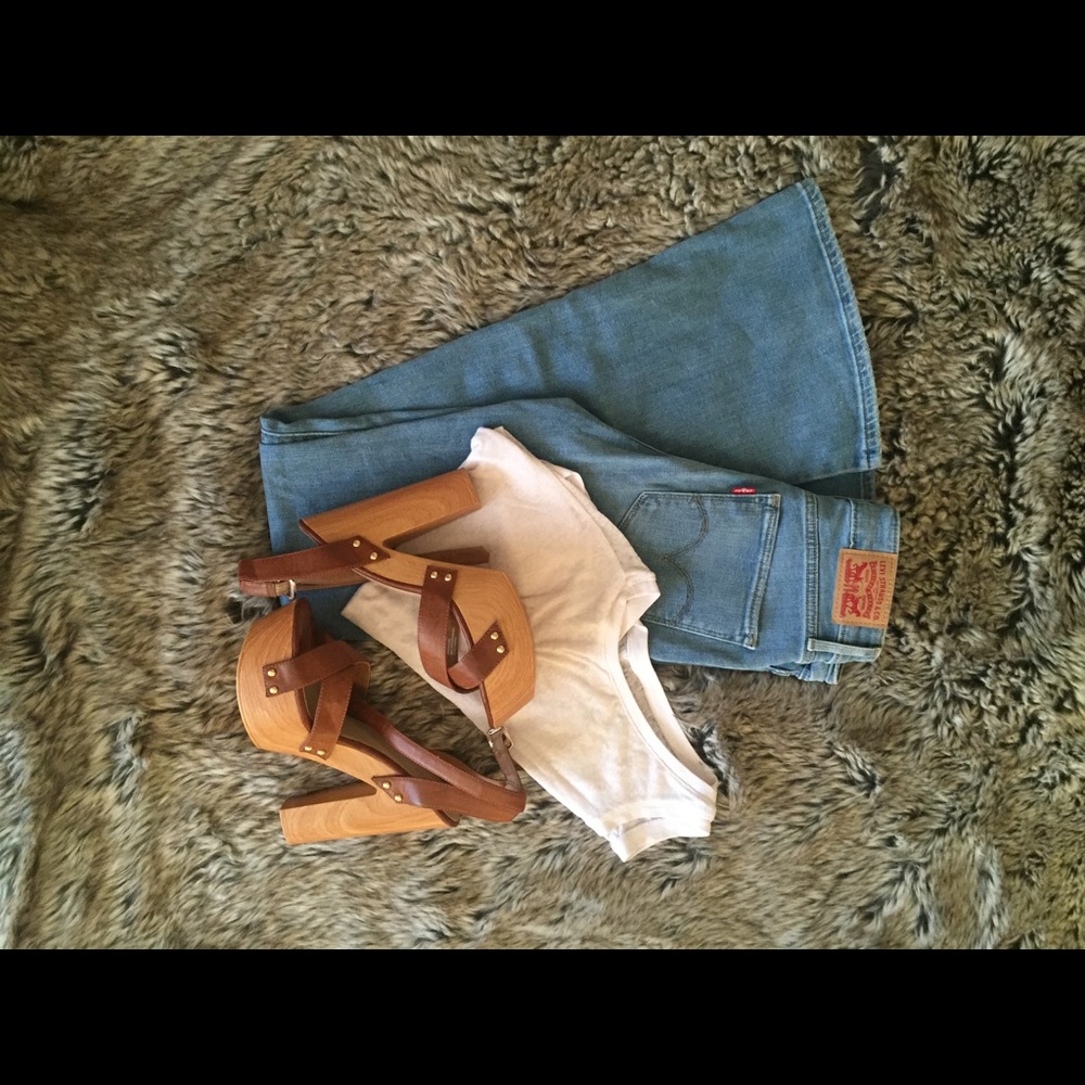 Levi's High Rise Flare Jeans