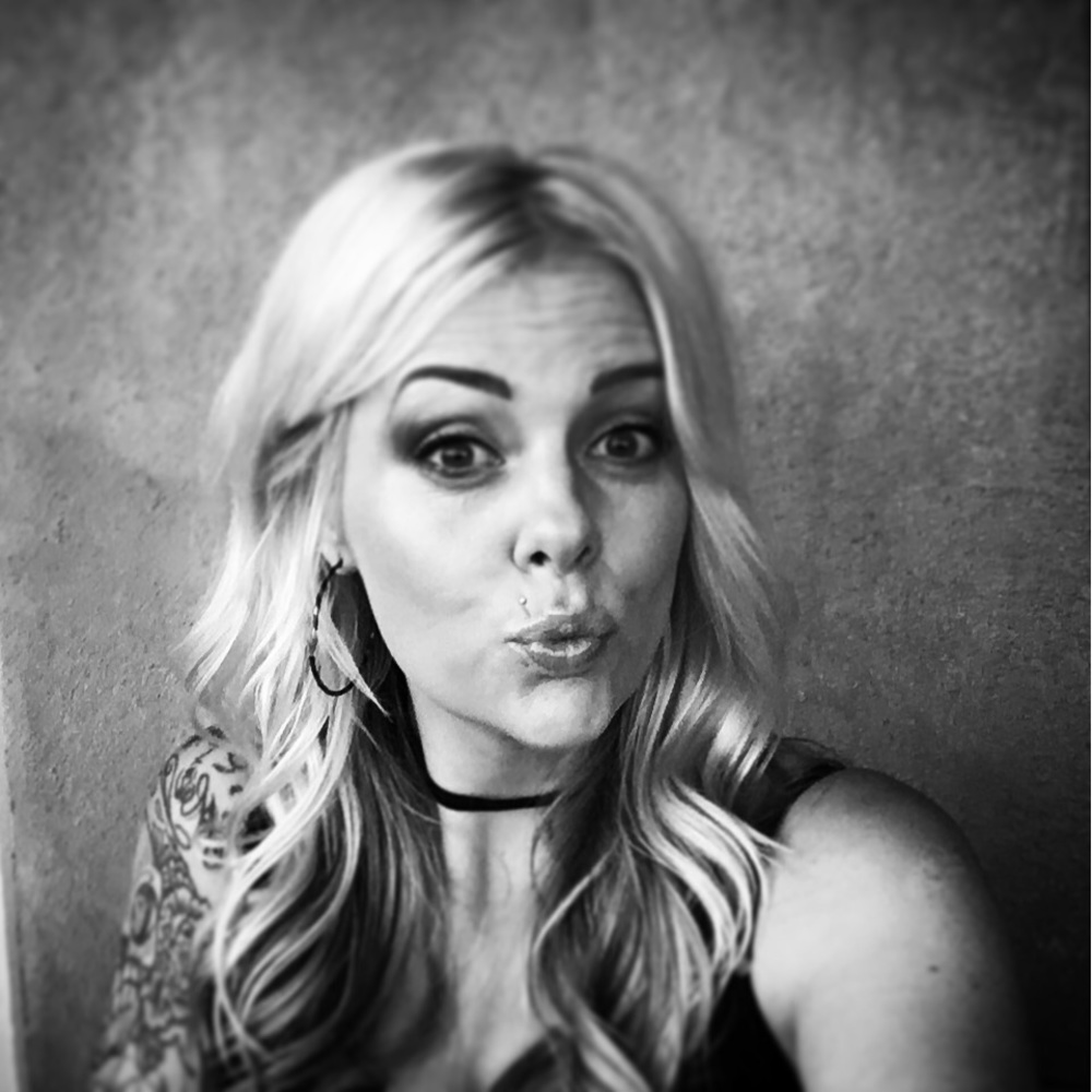 Meet your Posher, Carrie