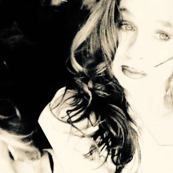 Meet your Posher, Jessica - Picture 1 of 1